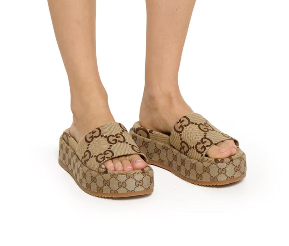 Gucci Slide Sandals | 38